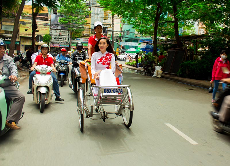 UNCOVER AUTHENTIC MARKET BY CYCLO UNCOVER AUTHENTIC MARKET BY CYCLO