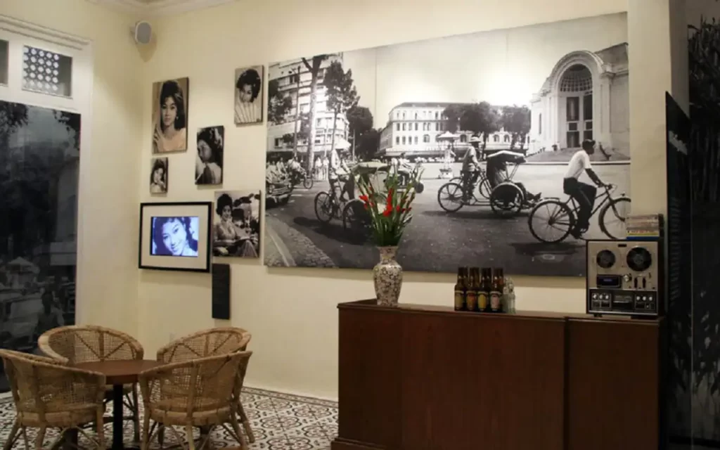 Independence Palace - Deluxe Group Tours