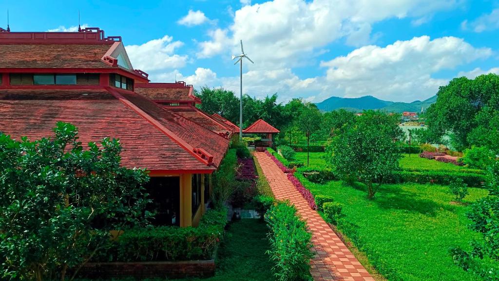 Hue Riverside-Best Hotel in Hue Vietnam-Deluxe Group Tours