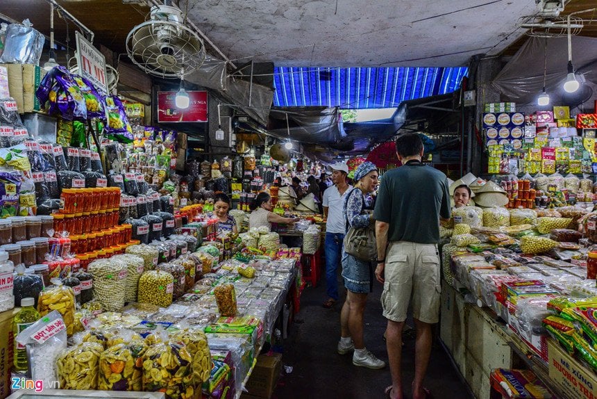 Dong Ba Market