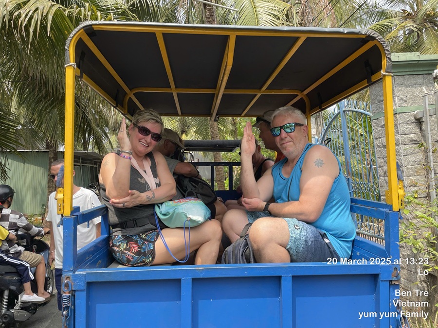 Combine Cu Chi Tunnels & Mekong Delta Tour 1 Day Combine Cu Chi Tunnels & Mekong Delta Tour 1 Day