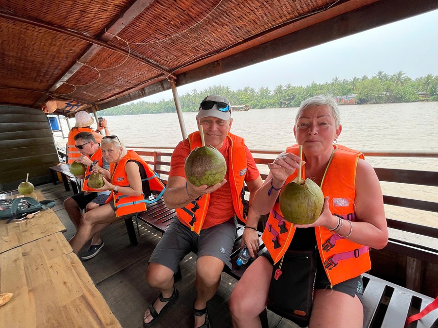 Combine Cu Chi Tunnels & Mekong Delta Tour 1 Day Combine Cu Chi Tunnels & Mekong Delta Tour 1 Day